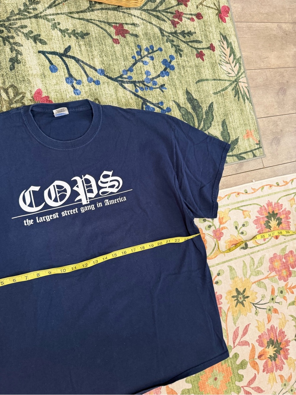 Vintage Gildan COPS Largest Street Gang Graphic T Shirt Men’s XXL Like New - Picture 4 of 10